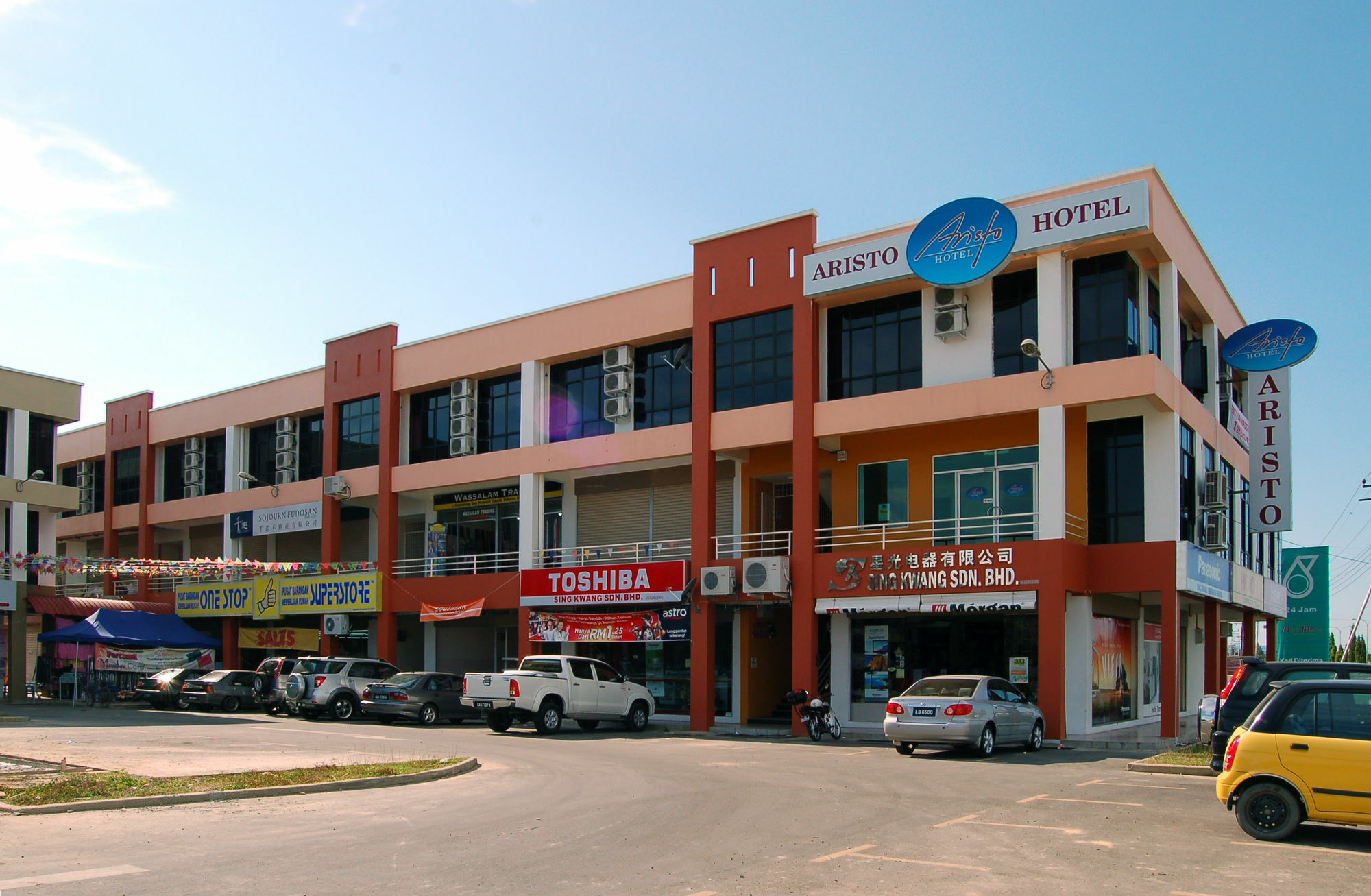 Aristo Hotel Putatan Kota Kinabalu Exterior foto